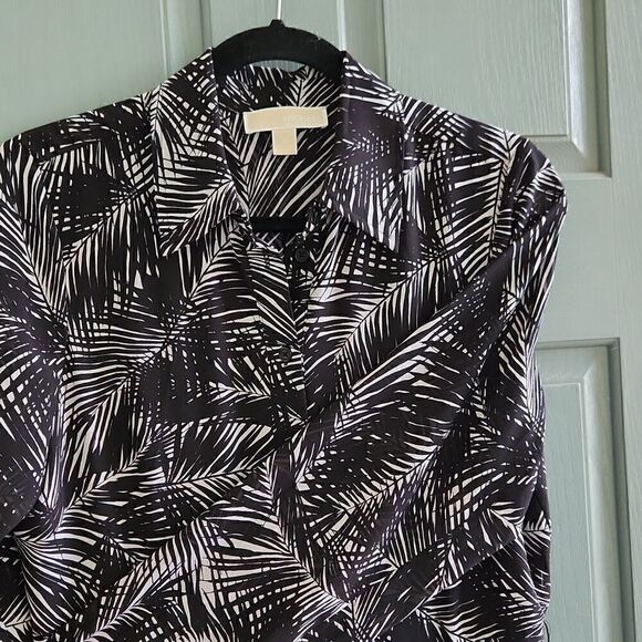 Michael kors Georgette Handkerchief Shirtdress, size med, black and white palm - Picture 2 of 11